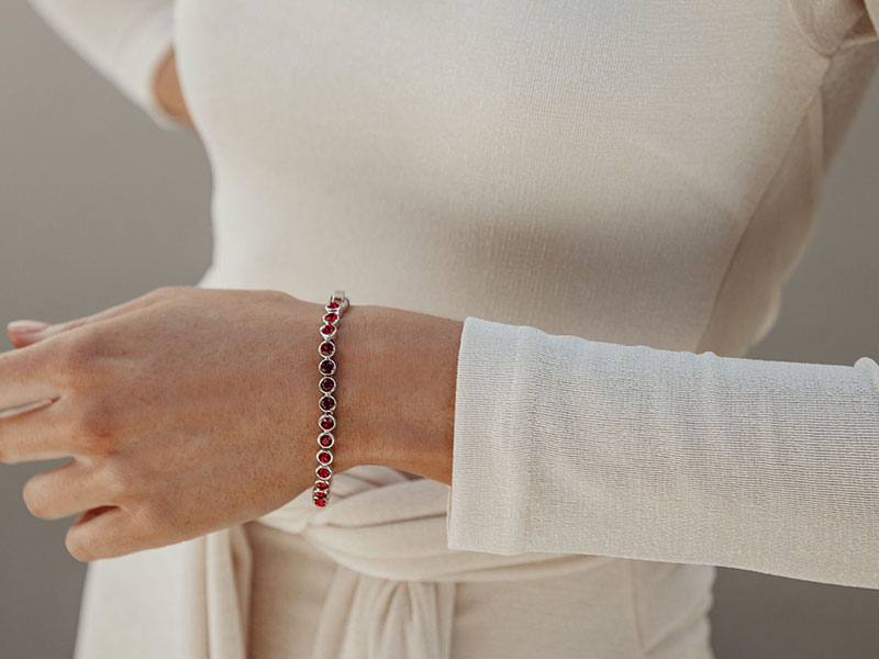 red-jewellery-fashion-myjewellerystory-blog-ruby-braccelet